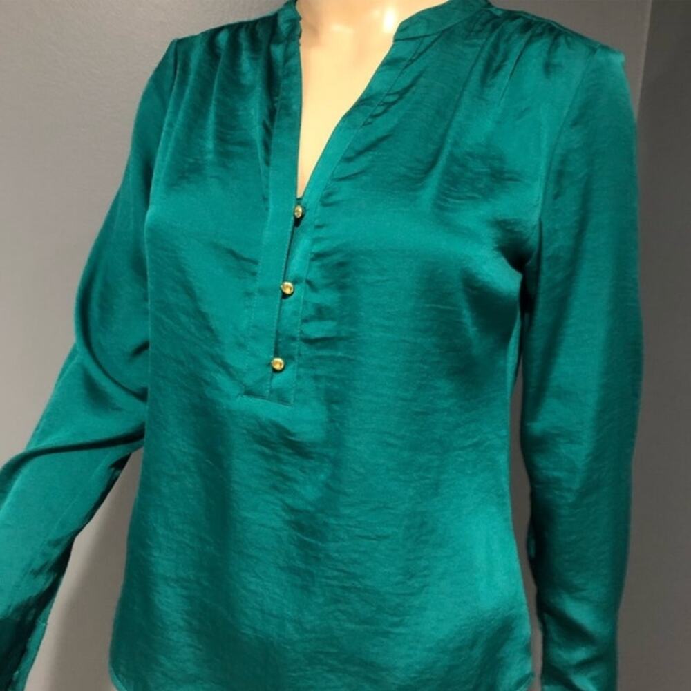 The Limited Emerald Green V-Neck Buttoned Down Blouse S Petite
